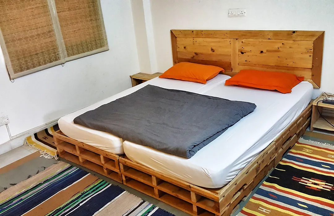 Jhouse Near Bhikaji-1